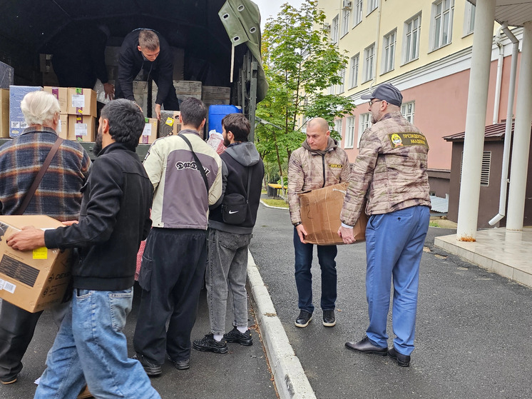 Орловцы отправили в зону СВО партию планшетов и бытовой техники