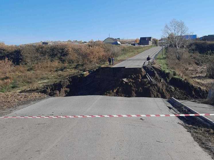 По факту прорыва дамбы в Алтайском крае возбудили уголовное дело о халатности