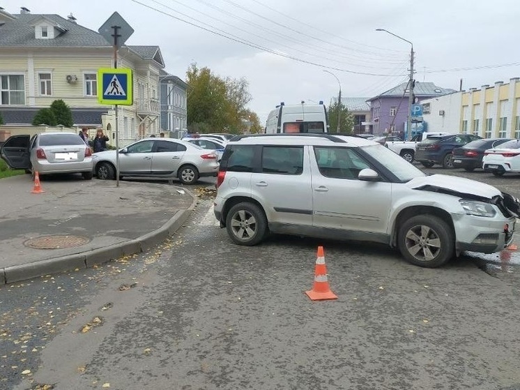 Три пешехода пострадали за минувшие сутки в Вологде и Череповце