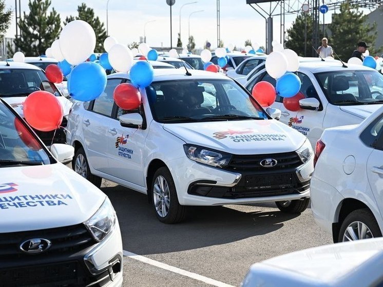 Пятьсот ветеранов СВО получат автомобили с ручным управлением от фонда "Защитники Отечества"