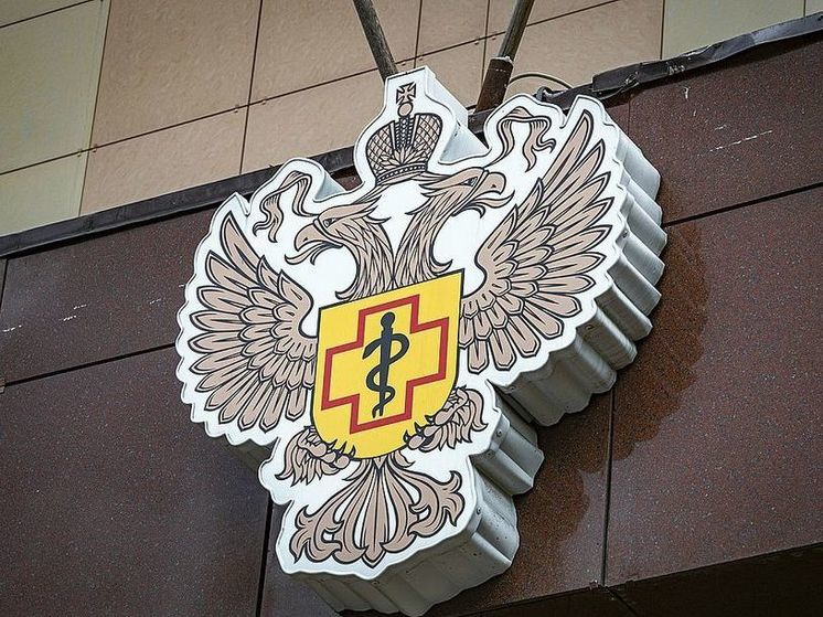 Роспотребнадзор выявил превышение диоксиды серы рядом с горящей в Феодосии нефтебазой