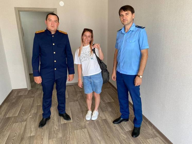 В Евпатории 10 сирот получили квартиры благодаря прокуратуре