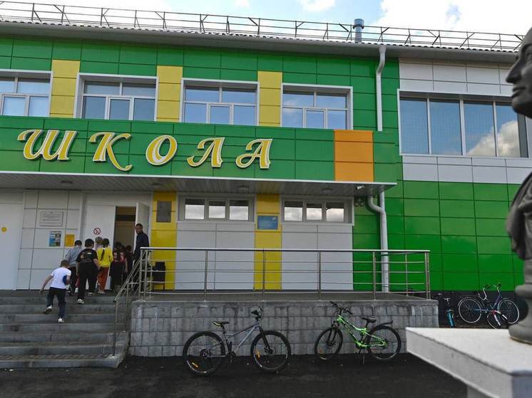 Глава Тамбовской области посетил обновленную школу в Мучкапском муниципальном округе