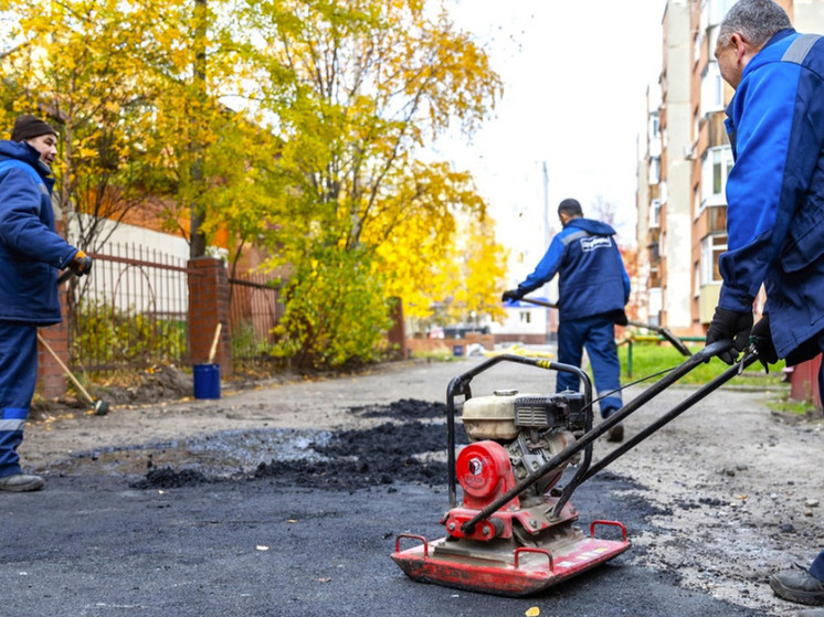 В Сургуте по-новому проводят ямочный ремонт