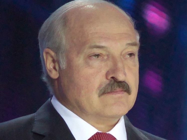 Путин вручил Лукашенко орден Святого апостола Андрея Первозванного