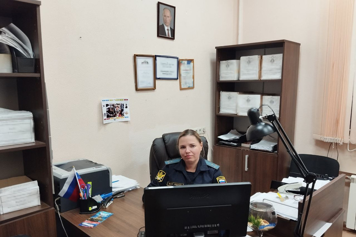 Благодаря работе приставов к дому жительницы ТСН в Балаклавском районе провели электричество