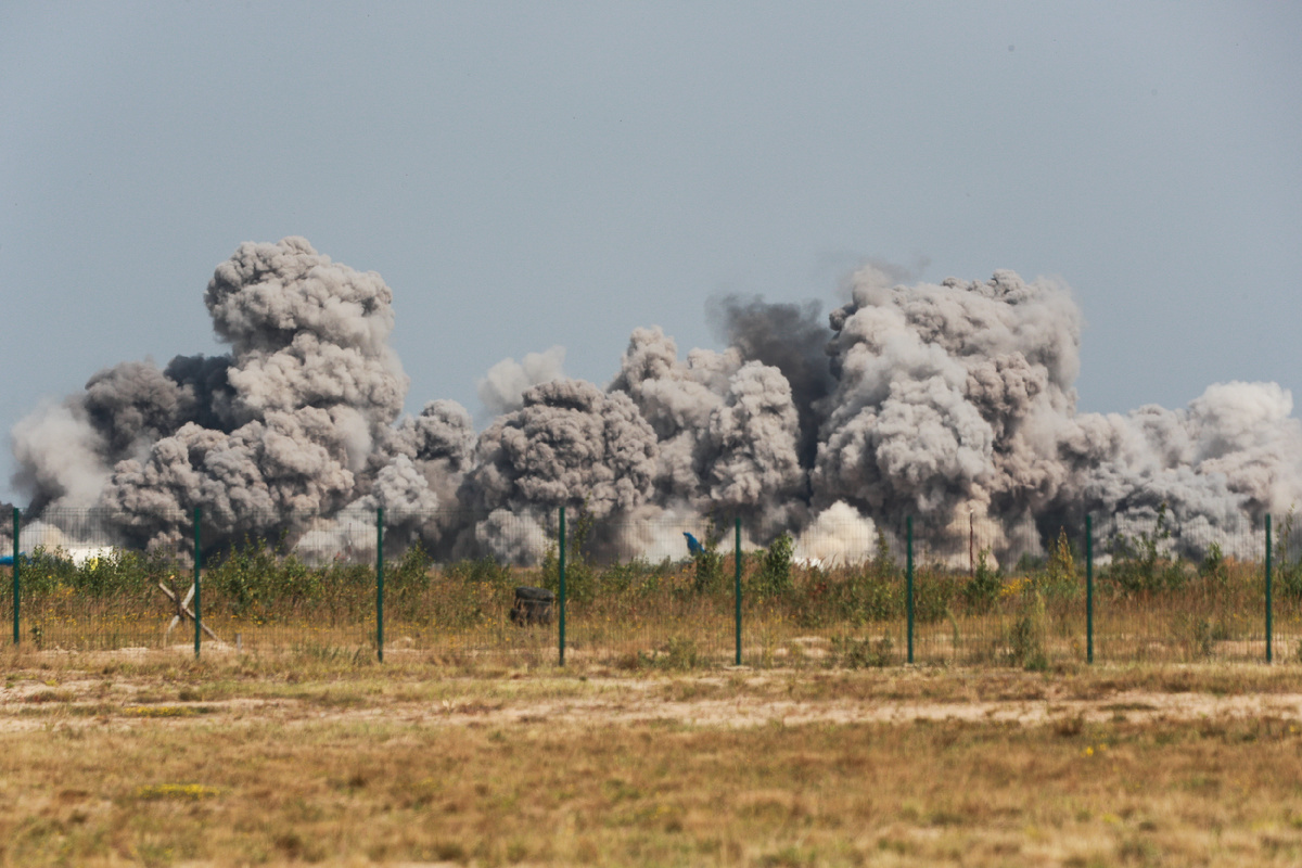 Били всю ночь: Украина нанесла одну из самых массированных атак по России