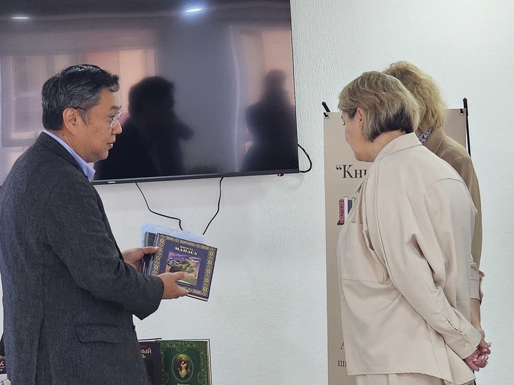 Акция «Книга другу» поможет найти друзей по переписке из числа участников.