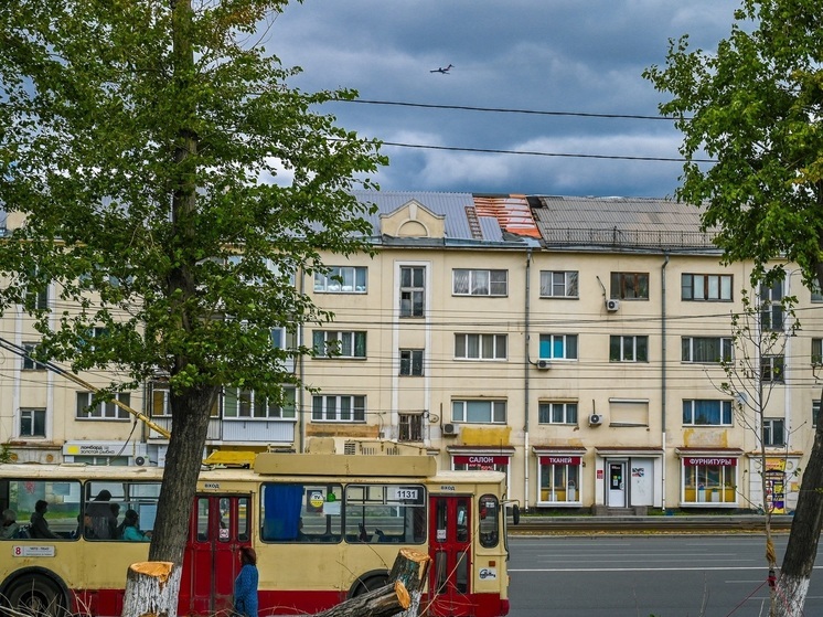 На месте дороги будут проводить реконструкцию участка теплотрассы. Часть общественного транспорта на время изменит маршрут движения.