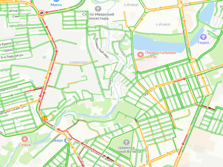  В Ростове движение в Октябрьском районе сковала пробка