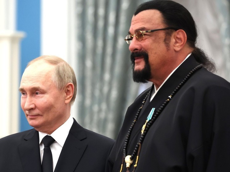 Стивен Сигал заявил о готовности умереть за Путина и Россию - МК