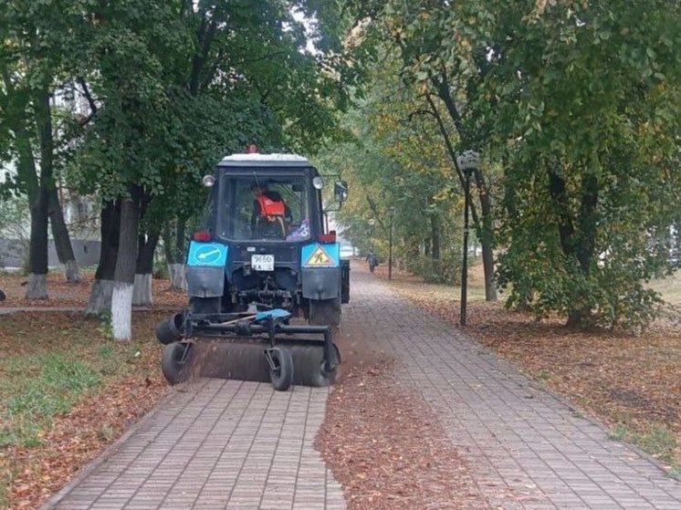 В Курске уборкой дорог и тротуаров занимались 55 рабочих и 39 единиц техники