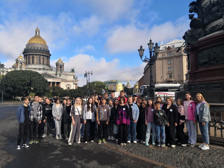 Одаренные курские школьники побывали на экскурсиях в Санкт-Петербурге и Суздали