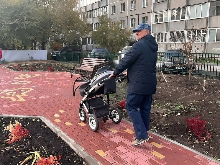 «Синичкин сквер» открыли на Бориса Богаткова в Новосибирске