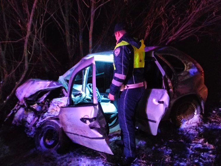 Два человека получили травмы в лобовом столкновении возле Первоуральска