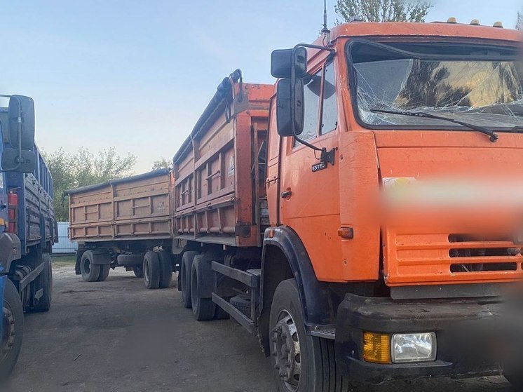В Пензенской области «КамАЗ» наехал на КПП, в котором сидел 63-летний охранник