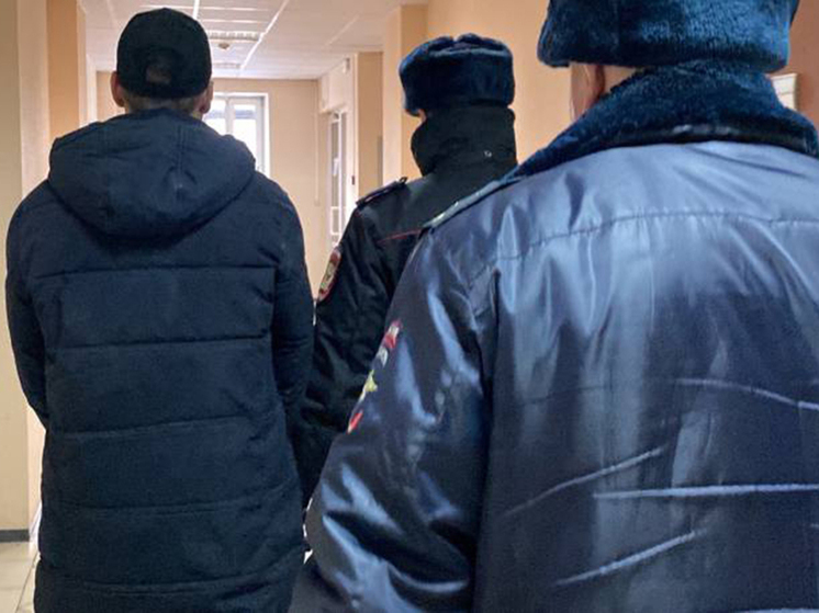 Полицейские обнаружили наркотики в трости у югорчанина