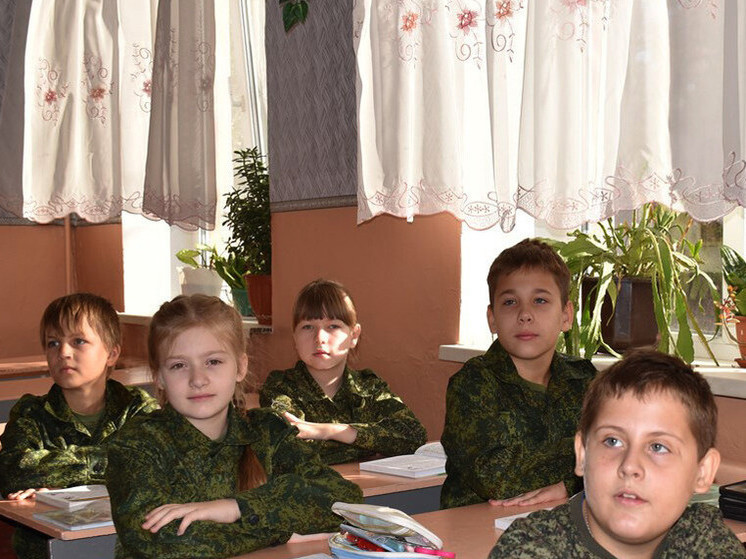 Первый кадетский класс МВД открылся в Красном Луче