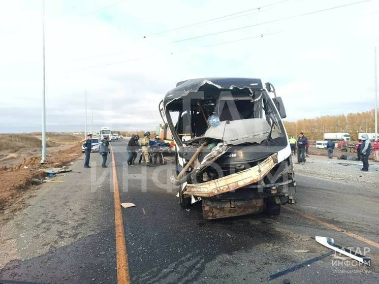 В результате ДТП с участием двух автобусов в Татарстане погибли два человека