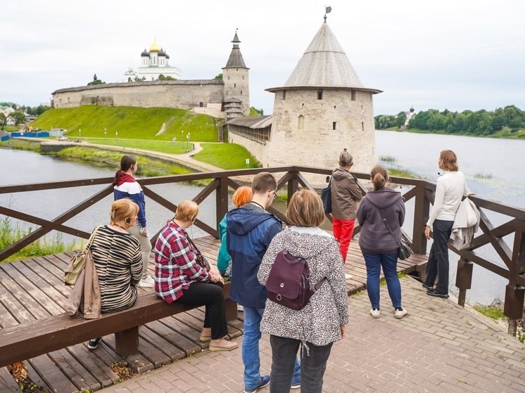 Псковский музей приглашает на увлекательную пешеходную экскурсию «Городские истории. Запсковье»