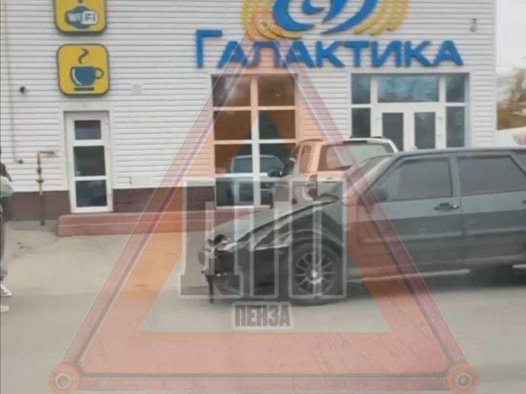 ДТП с участием двух автомобилей произошло в Пензе на улице Лядова