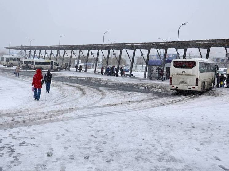 На улицы Челябинска вывели 130 единиц техники и более 500 рабочих