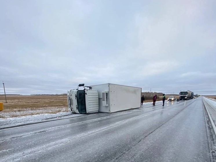Проезд для любого транспорта закрыли по трассе "Подъезд к городу Ишим" в Зауралье