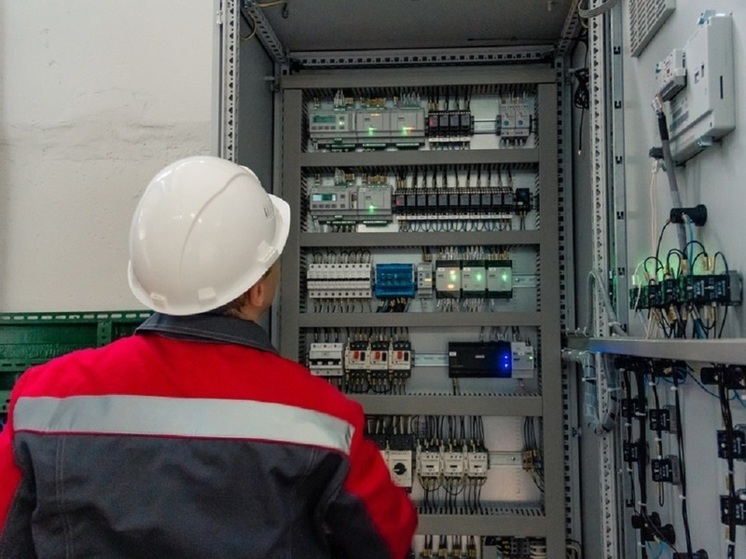 Около 500 домов в Новосибирске остались без света из-за сильного ветра