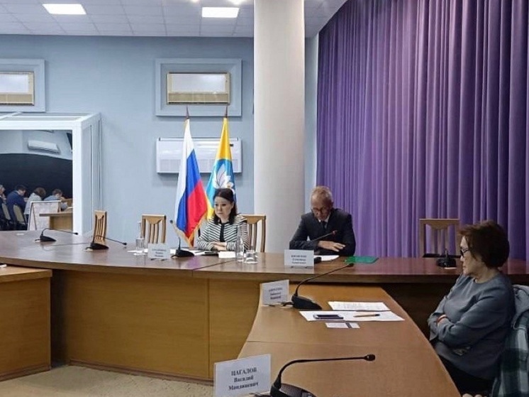 В Калмыкии заседала комиссия по социально-трудовым отношениям