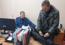 Житель Забайкальского края передал свое ружье «Бекас-авто» для нужд участников специальной военной операции, а его 10-летний сын приложил к подарку письмо