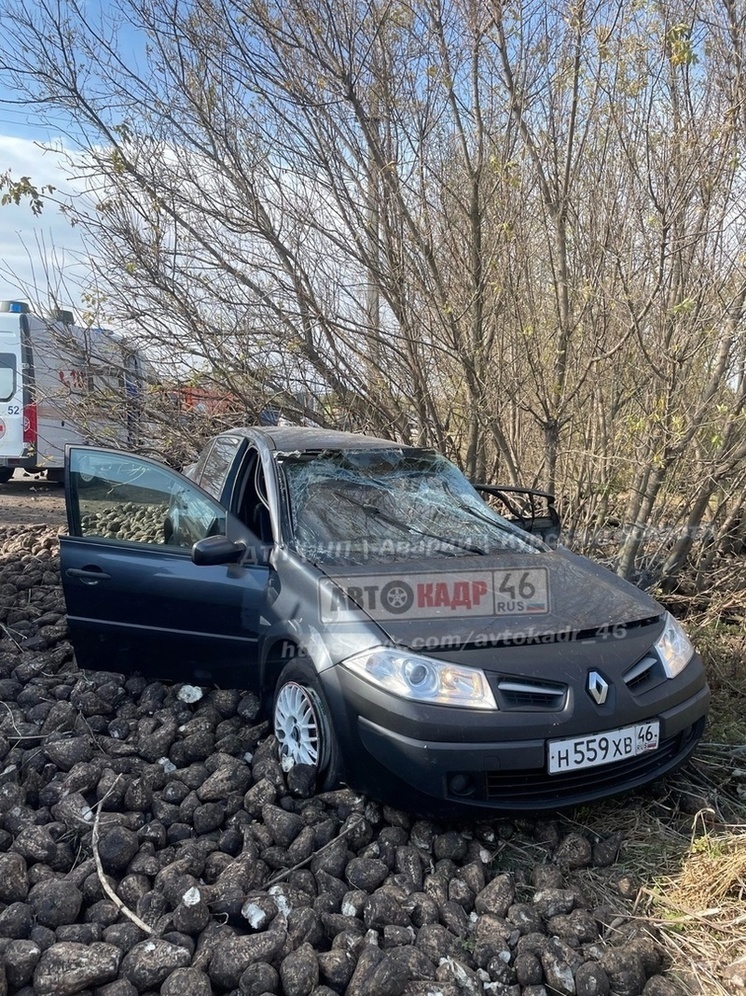 Под Курском в ДТП со свекловозом ранен водитель «Рено Меган»