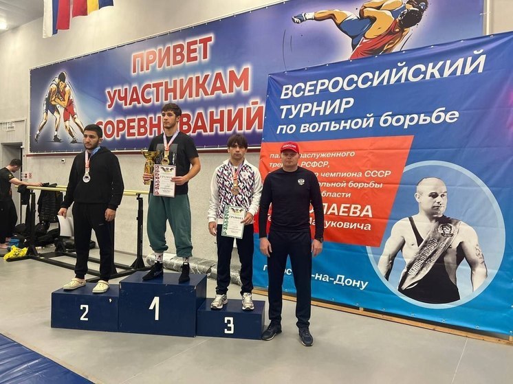  Борцы из Запорожской области стали призёрами турнира по вольной борьбе