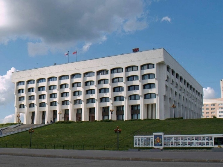Во Владимире ищут подрядчика, который отремонтирует тротуар у Белого дома