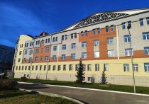 В городской больнице №2 Рубцовска провели ремонт. Рабочие установили современные и качественные окна сразу в четырех отделениях медучреждения — в кардиологическом, первичном сосудистом, в отделении функциональной диагностики, а также в отделении реанимации, сообщает пресс-служба Минздрава Алтайского края.
