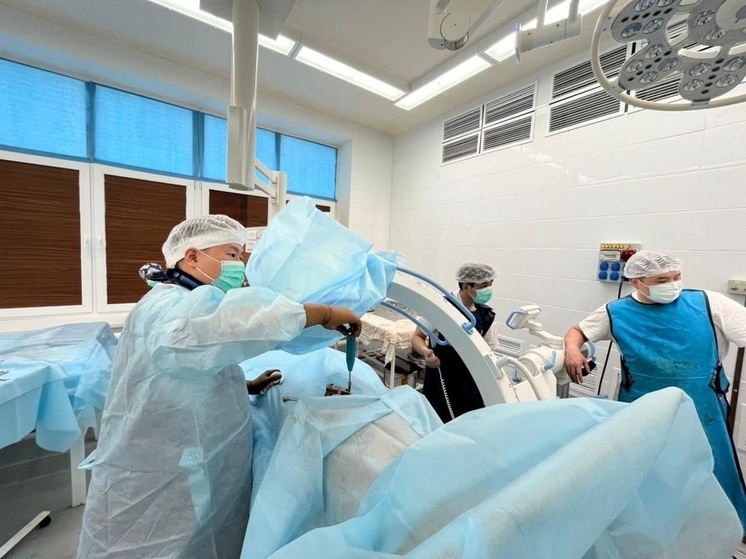 В Калмыкии травматологи спасли  человека после серьезной аварии