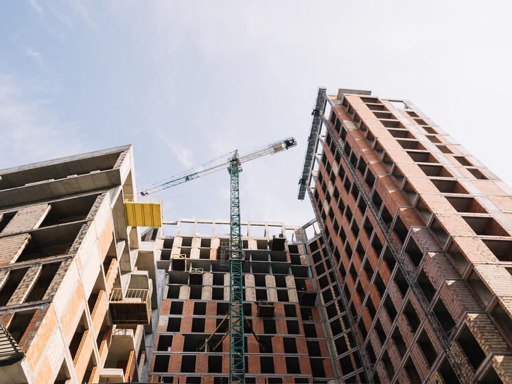 В Мариуполе на проспекте Ленина строится новый многоквартирный дом