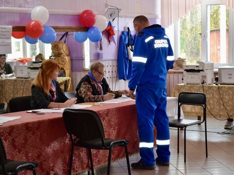 Василий Анохин пожелал удачи вновьизбранным муниципальным депутатам