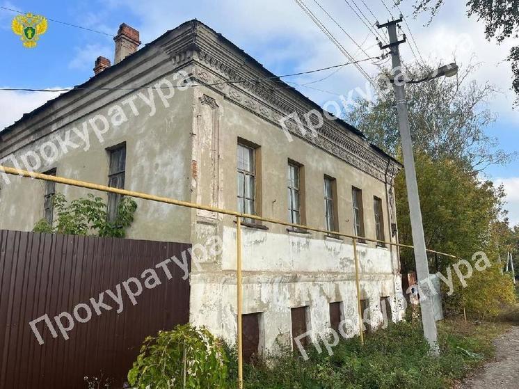 Жильцов аварийного дома в Туле должны были расселить в 2023 году, но до сих пор не сделали этого