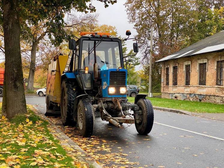 В Пскове для уборки города используют пылесосы