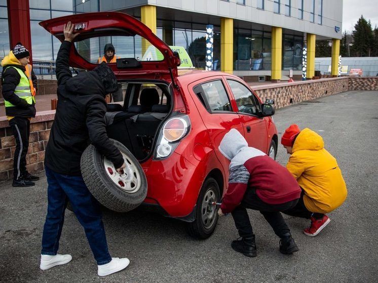 Юные югорчане состязаются в автомногоборье