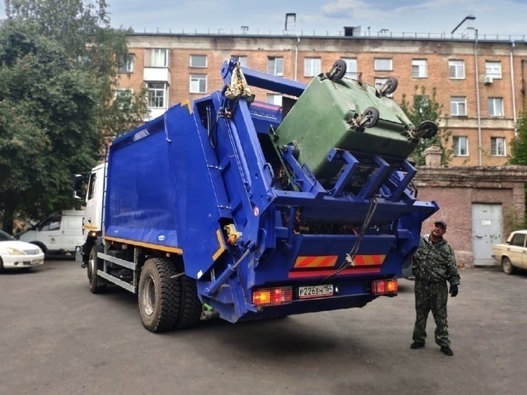 Прокуратура указала МУП «САХ» на переполненные мусорные баки в Новосибирске