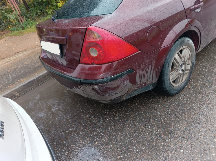 В Твери около школы притерли Ford Mondeo: ищут свидетелей