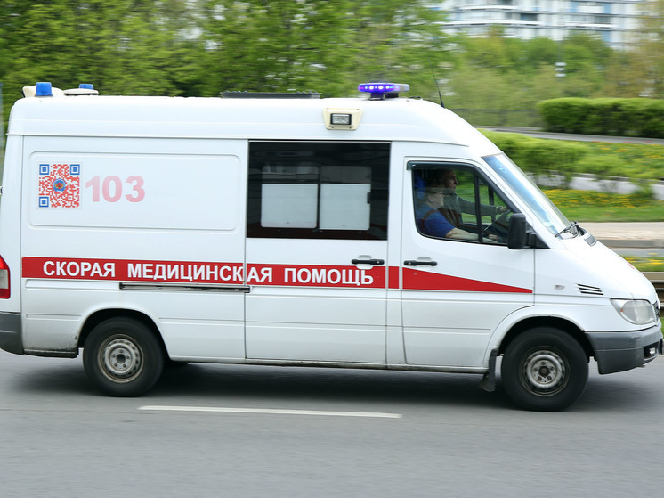 Распылитель от спрея проглотил подросток во время лечения горла