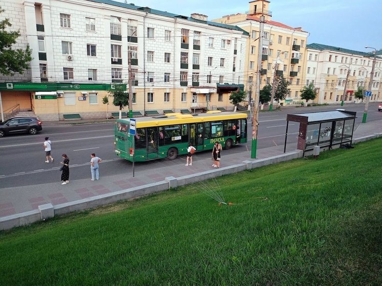 В Пензе водитель автобуса зажал женщину дверьми и протащил несколько метров