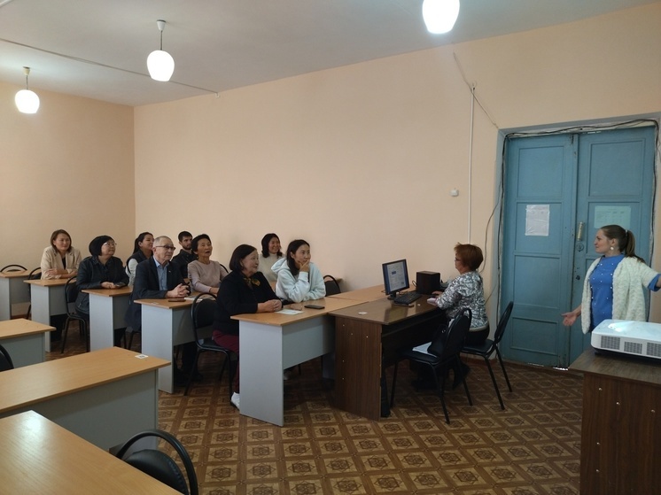 В Калмыкии провели курсы для учителей географии