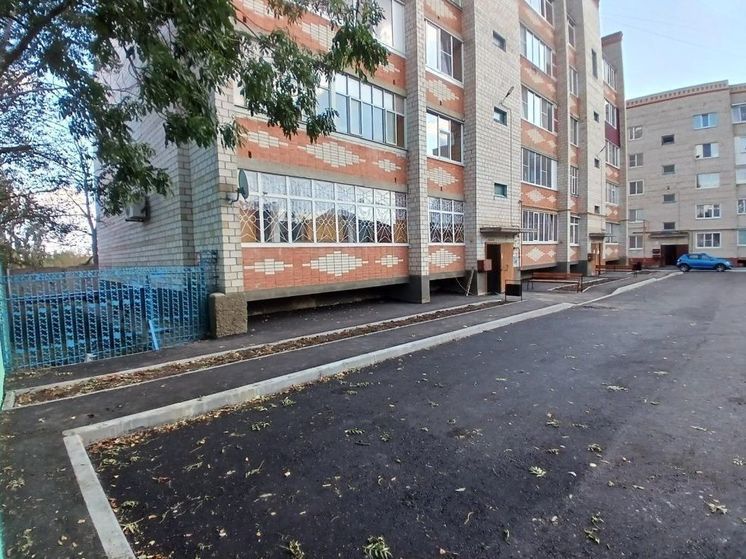 В Ливнах и Хотынце появились новые благоустроенные дворы