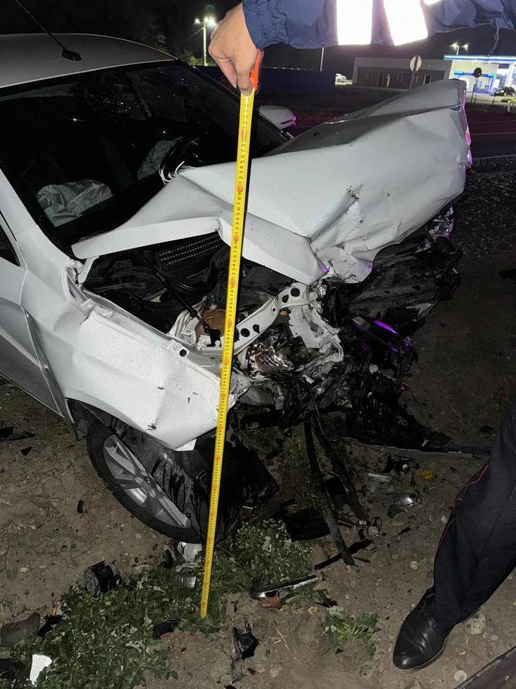 На Ставрополье при столкновении двух легковушек лоб в лоб пострадали три человека