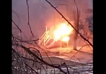 Полиция установила 15-летнего подростка, который подозревается в поджоге новой детской площадки во дворе дома №102 в Краснокаменске