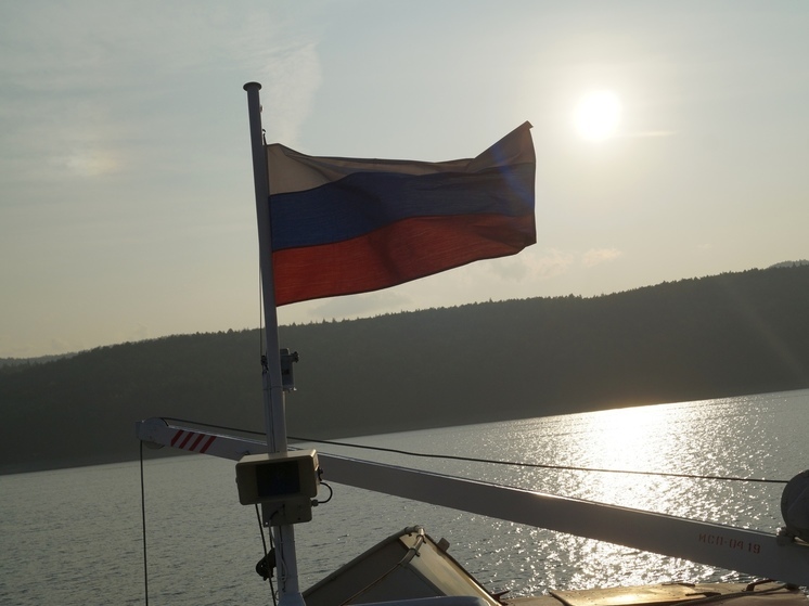 По воздуху или по воде: как лучше доставить груз в Норильск