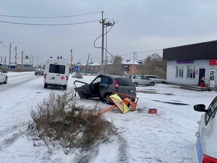 Жительница Усть-Абакана попала в больницу из-за дорожного знака